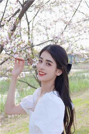 被女总裁推倒后，他无敌身份藏不住了(陆凡叶芷涵)推介