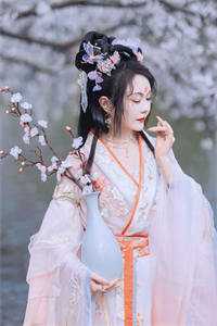 风情设计师狂撩无趣霸总，他沦陷了(南音傅时)必读文